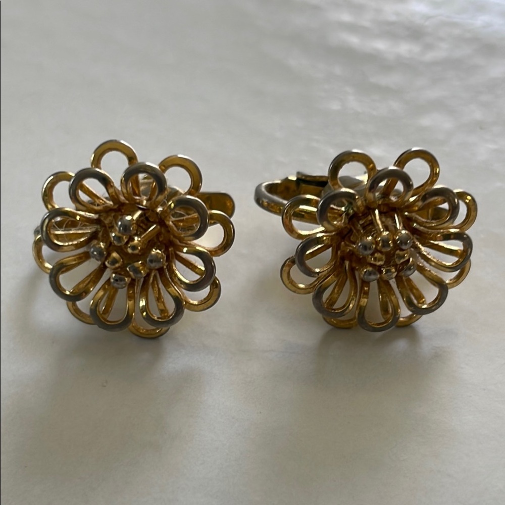 Trifari Vintage Gold Floral Clip Earrings